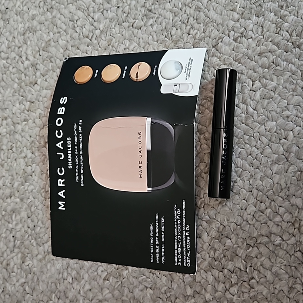 Marc Jacobs sample and mini mascara